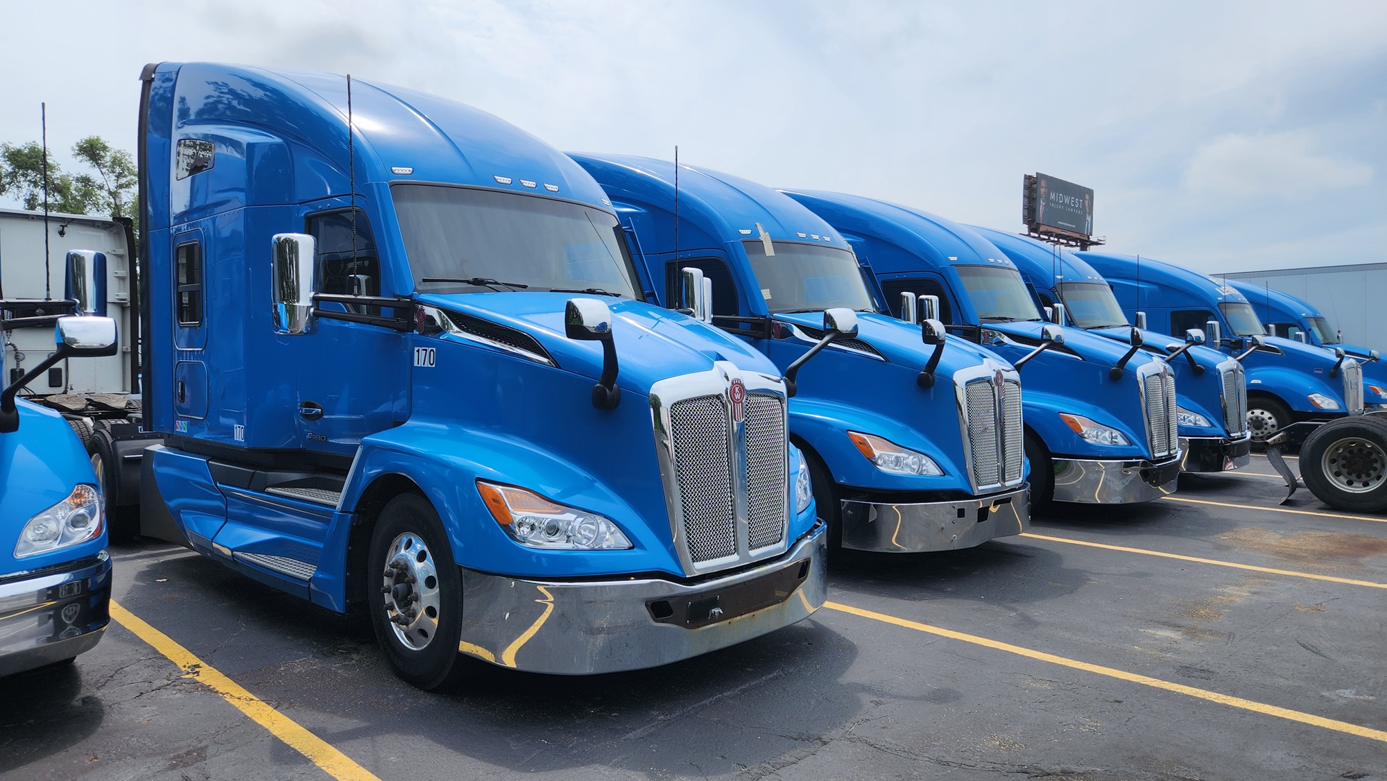 2023 Kenworth T-680